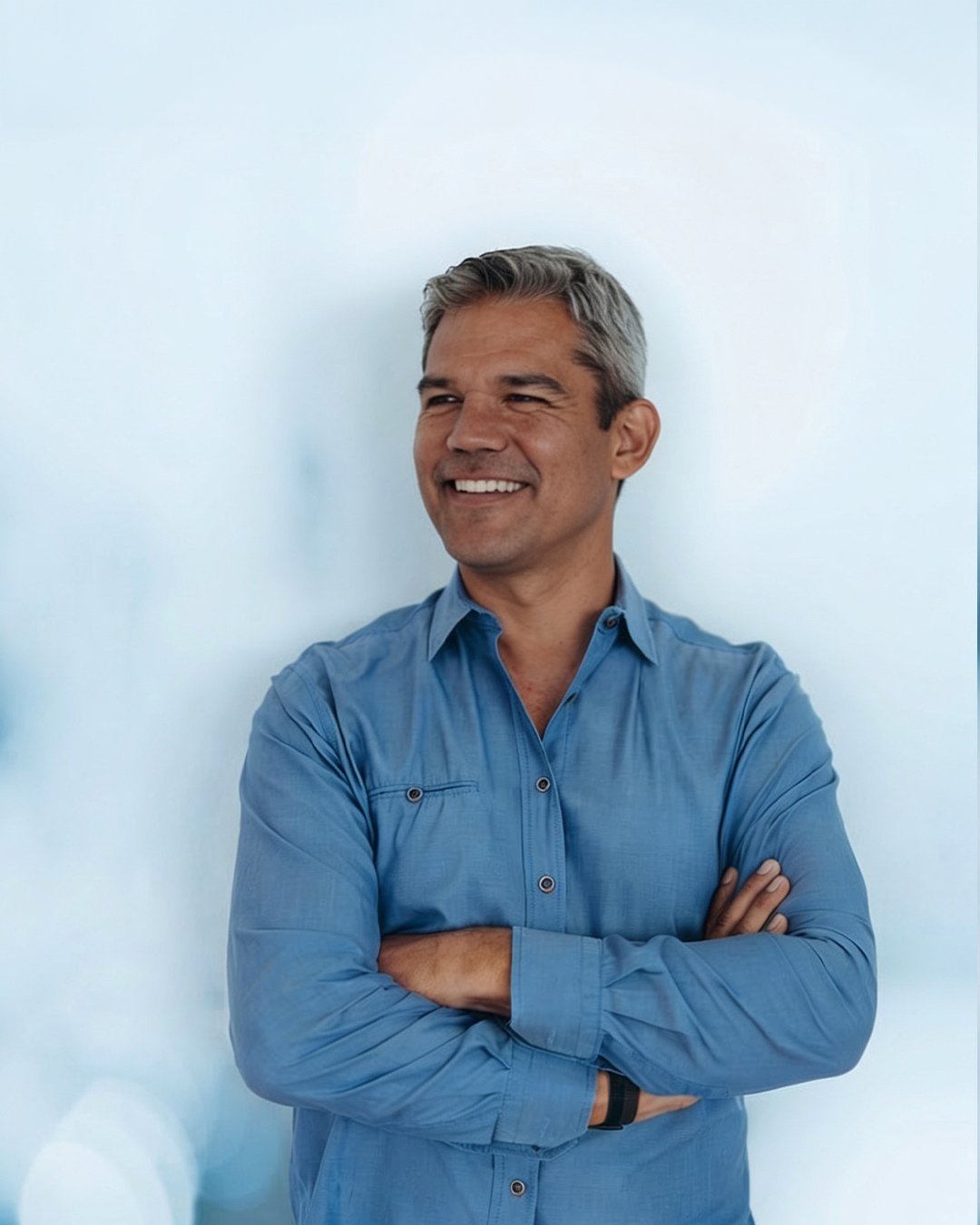 Hombre adulto representando atención de salud masculina